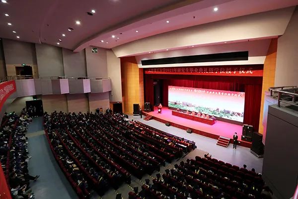 KY.COM举行2021年研究生毕业典礼暨学位授予仪式